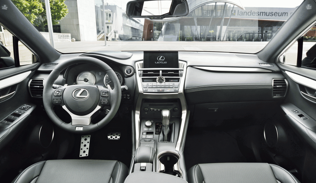 Lexus NX 300h, poste de pilotage