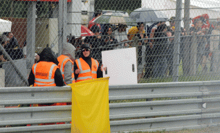 Drapeau jaune et safety car