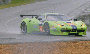 Ferrari rime avec pluie