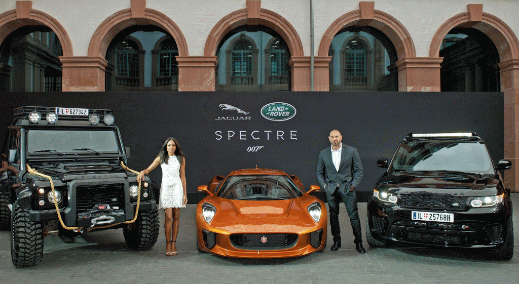 Bond, James Bond...  Defender, Jaguar CX-75 et Range Rover