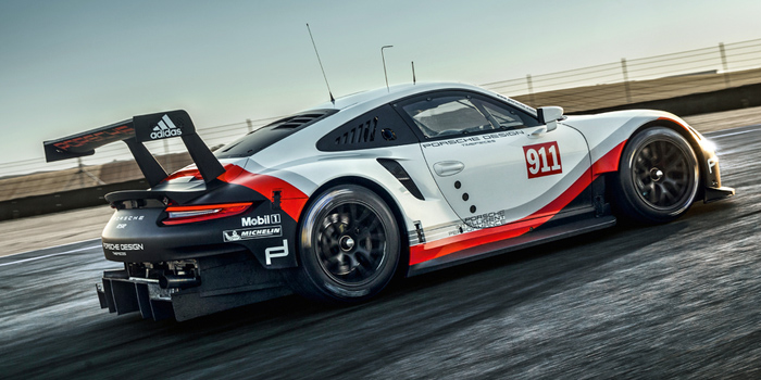 Porsche 911 RSR 