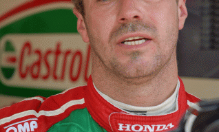 Tiago Monteiro vient d’enlever le casque 